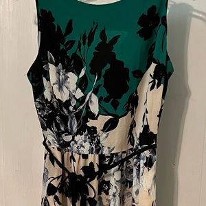 Cute flowered sleeveless dress